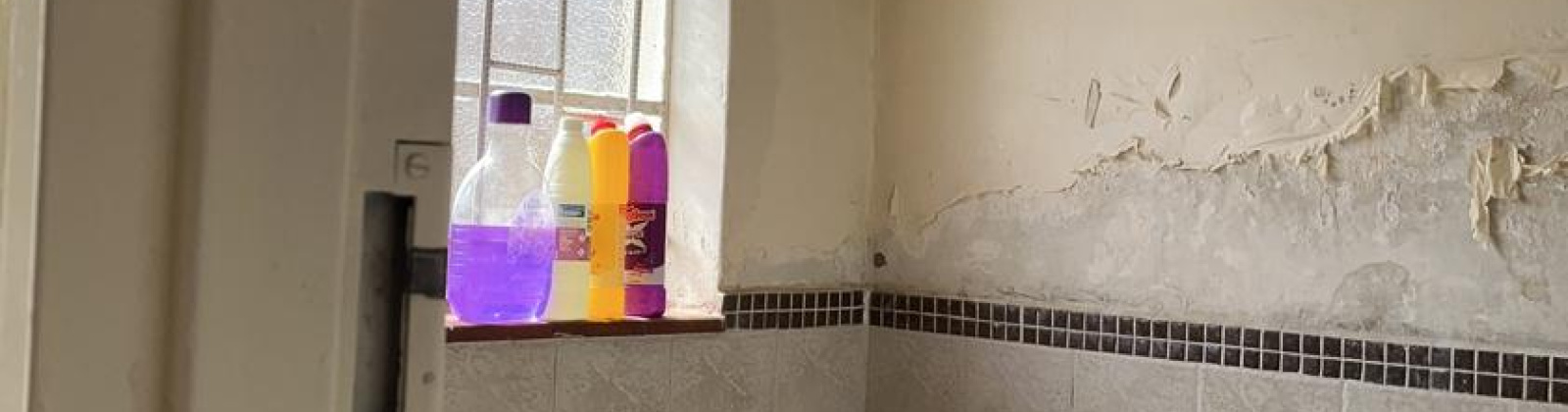 bathroom bathroom